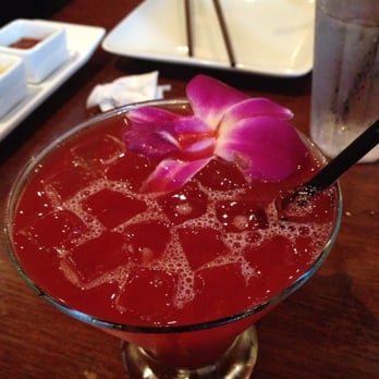 Q Restaurant - Dragonfruit cocktail, garnished with a fresh flower. It was too pretty to drink! - Chinese Near Me - Boston, Massachusetts Q Restaurant - Dragonfruit cocktail, garnished with a fresh flower. It was too pretty to drink! - Chinese Near Me - Boston, Massachusetts