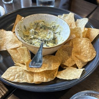 Makers Union - Spinach dip with nachos - American Near Me - Arlington, Virginia Makers Union - Spinach dip with nachos - American Near Me - Arlington, Virginia
