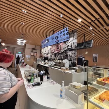 Le Belisse Cafe  - Desserts Near Me - Vancouver, British Columbia