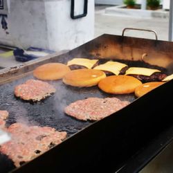 Vatos Burgers - Full grill