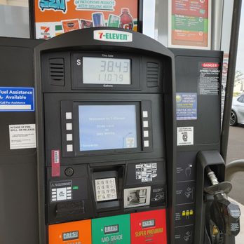 7 Eleven - a gas pump at a gas station - Gas Stations Near Me - Wimauma, Florida