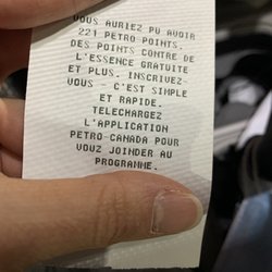 Petro-Canada - En français???... bizarre...