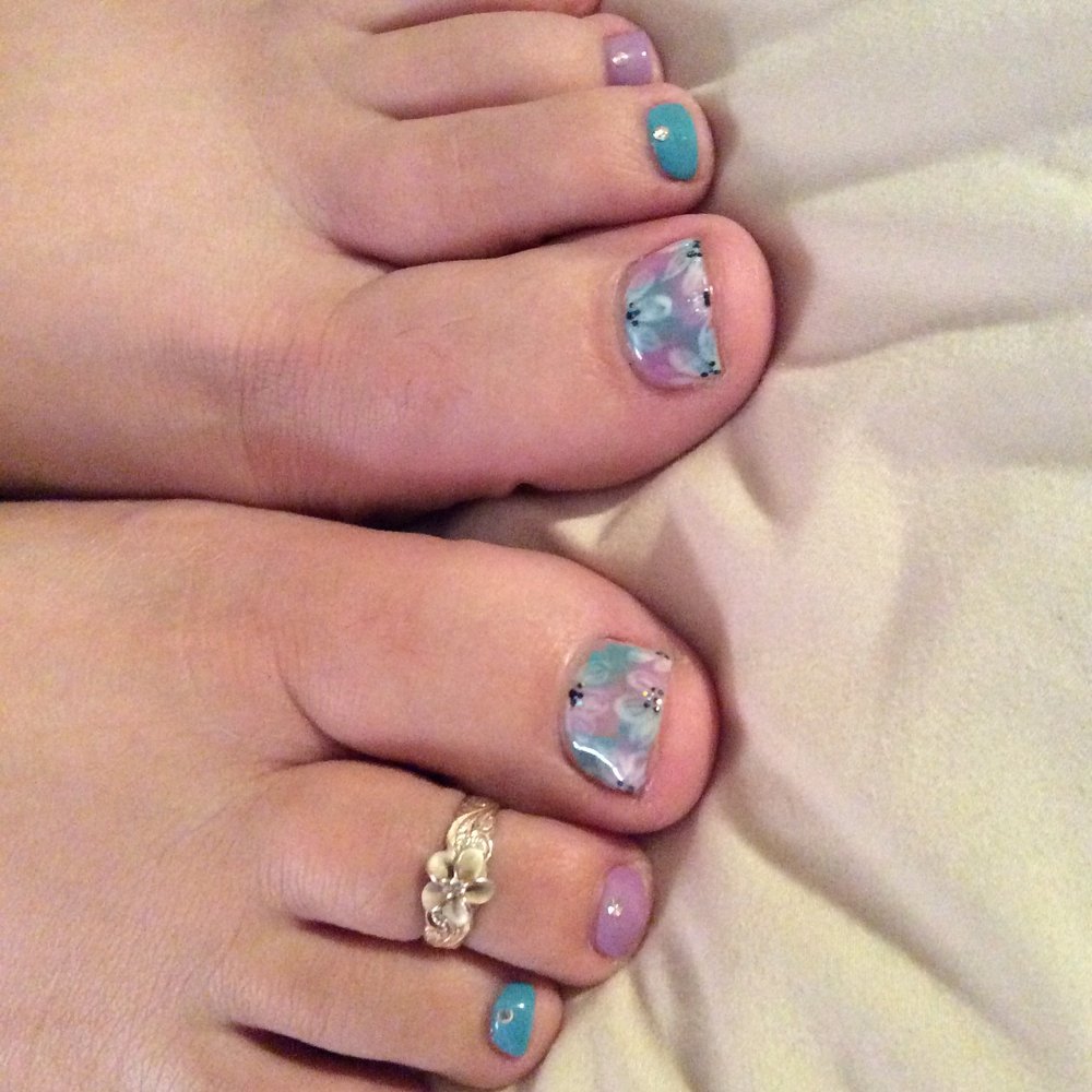 Nail Story - Detailed flower work....beautiful! - Nail Salons Near Me - Las Vegas, Nevada Nail Story - Detailed flower work....beautiful! - Nail Salons Near Me - Las Vegas, Nevada