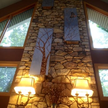 The Iris Inn - Beautiful lobby at the Iris Inn 6/01/14 - Hotels Near Me - Waynesboro, Virginia The Iris Inn - Beautiful lobby at the Iris Inn 6/01/14 - Hotels Near Me - Waynesboro, Virginia