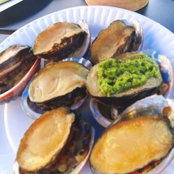 Kona Barbeque - Signature Abalones! Super fresh abalone just caught in our tank before eat.