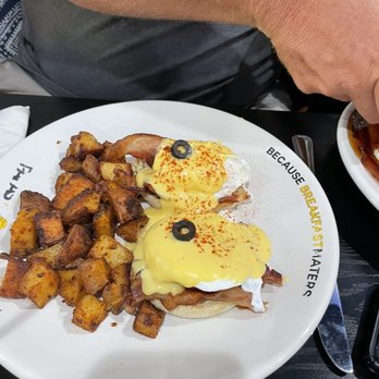 Papas & Eggs - Eggs Benedict - Breakfast & Brunch Near Me - Gilroy, California Papas & Eggs - Eggs Benedict - Breakfast & Brunch Near Me - Gilroy, California
