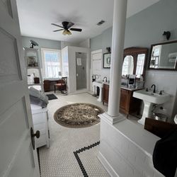 Rosen House Inn - Fairmont bathroom