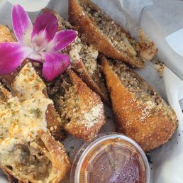 Philly steak and cheese egg rolls Philly steak and cheese egg rolls