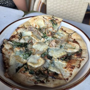 Bacari GDL - Asian Pear & Brie Pizza - Mediterranean Near Me - Glendale, California Bacari GDL - Asian Pear & Brie Pizza - Mediterranean Near Me - Glendale, California