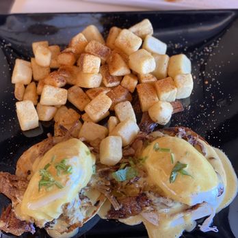 Manny's Restaurant - Carnitas Eggs Benedict - Burgers Near Me - Victorville, California Manny's Restaurant - Carnitas Eggs Benedict - Burgers Near Me - Victorville, California