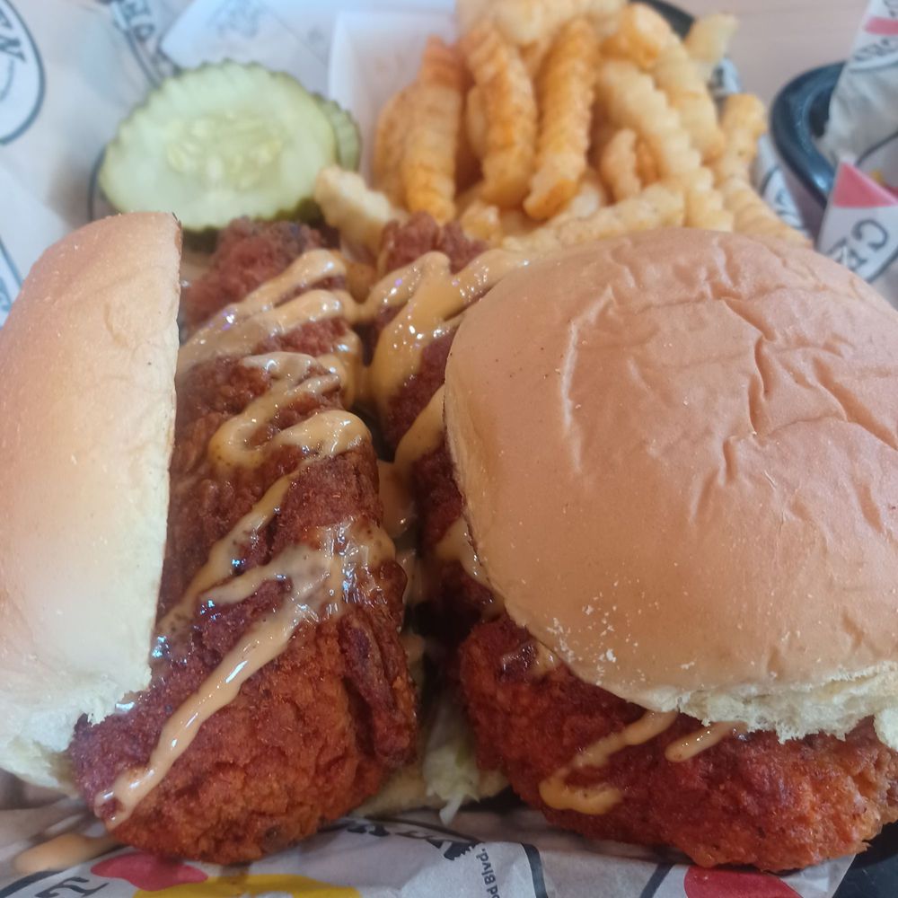 Dave's Hot Chicken - Chicken Shop Near Me - Tualatin, Oregon Dave's Hot Chicken - Chicken Shop Near Me - Tualatin, Oregon