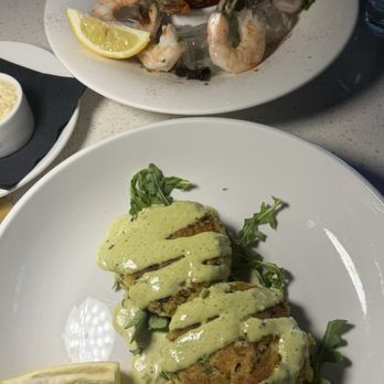 Dapper Dine & Lounge - Crab cakes - Cocktail Bars Near Me - Riverside, California
