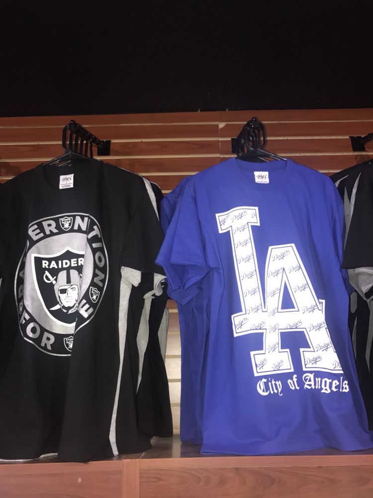 KING’S SMOKE SHOP Updated September 2024 38 Photos 1201 Flower St