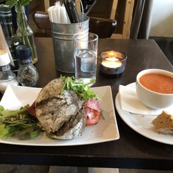 Vers - Pastrami sandwich and tomato soup