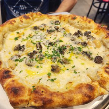 Bar Siena - Mushroom and garlic pizza - Italian Near Me - Chicago, Illinois