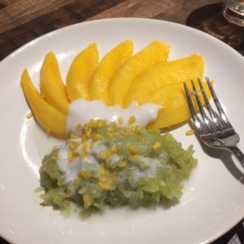 District Thai - Mango with sticky rice - Thai Near Me - York, Pennsylvania District Thai - Mango with sticky rice - Thai Near Me - York, Pennsylvania