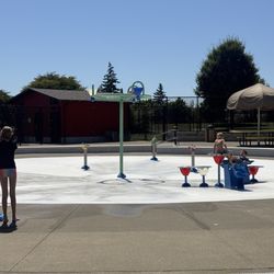 Kandle Pool - Very sad "splash pad"... where's the water?