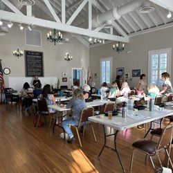 Hollywood Women's Club - Classroom layout provides easy visibility for instruction.