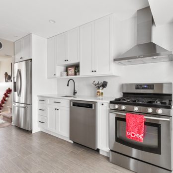 New Space Renovation - kitchen with stainless steel appliances - General Contractors Near Me - Long Island City, New York New Space Renovation - kitchen with stainless steel appliances - General Contractors Near Me - Long Island City, New York