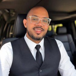 Professional Chauffeur - 7 Star Black Car LLC | Chicago Luxury