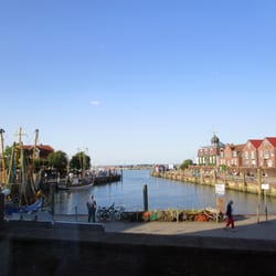 Hafen von Neuharlingersiel - Blick vom Restaurant Meeresrauschen aus