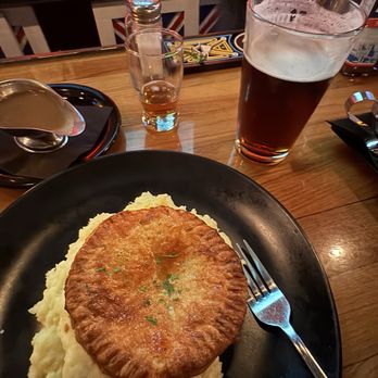 Audacity British Style Pub - Chicken & Leek Pie - Pubs Near Me - Manchester, Connecticut