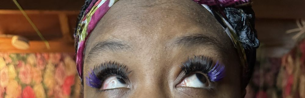 Blinqs Lashes Logo