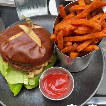 P.S. Kitchen - PS P.S. Burger and sweet potato fries - Vegetarian Near Me - New York, New York