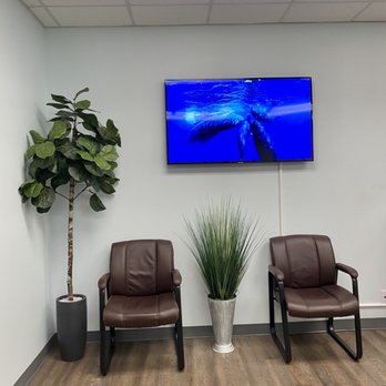 Glendora Chiropractic Center - I was digging the TV that showed whales, dolphins, and fish. Very relaxing! I felt like I was looking into an aquarium! - Chiropractors Near Me - Glendora, California