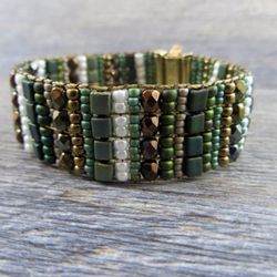 Country Needleworks - Take our Bead Loom bracelet class to make this in your choice of colors.