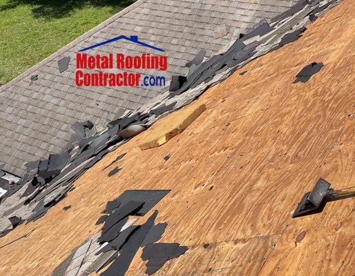 Metal Roofing Contractor Logo