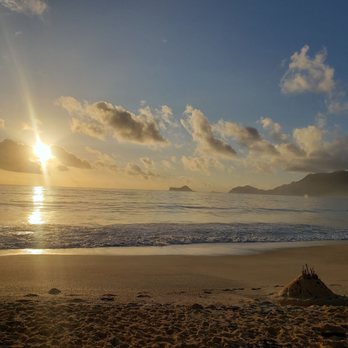 Waimanalo Beach - Sun rise - Beaches Near Me - Waimanalo, Hawaii