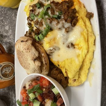 Another Broken Egg Cafe - Chorizo omelette with city grits - Breakfast & Brunch Near Me - Pooler, Georgia