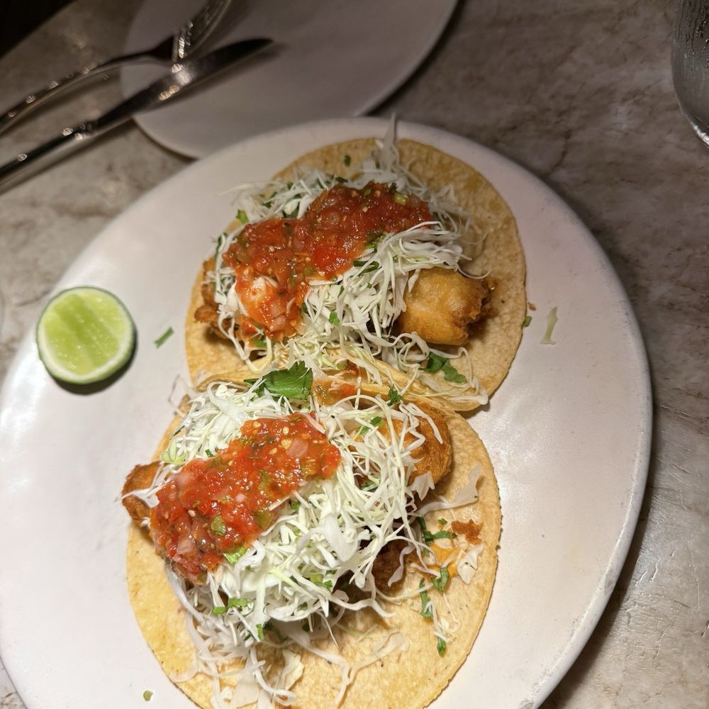 Este - Fish tacos - Seafood Near Me - Austin, Texas