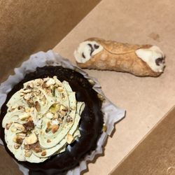 Italian Princess Bakery & Deli - Pistachio Bundt Cake & Cannoli