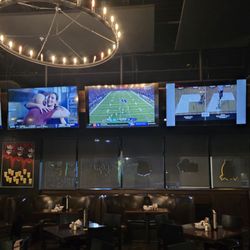 Three Kings Public House - Dining area and TVs