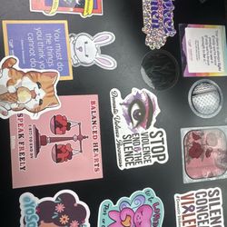 Chicago Gadgets Store - My laptop is backk happy  girl