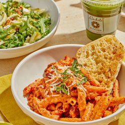 Rachel's Kitchen - Signature Pasta with Garlic Bread, Arugula Pear Salad and Fresh Sweet Greens Juice