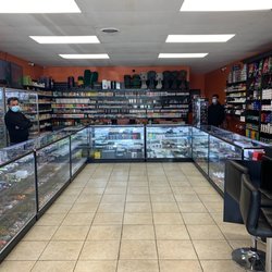 Sam's Smoke Shop - Sam's Smoke shop, Huge Selection!!