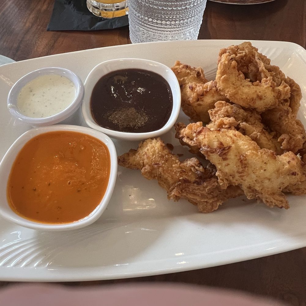 At The Rooftop - Buttermilk Chicken Tenders - Cocktail Bars Near Me - Canton, Connecticut