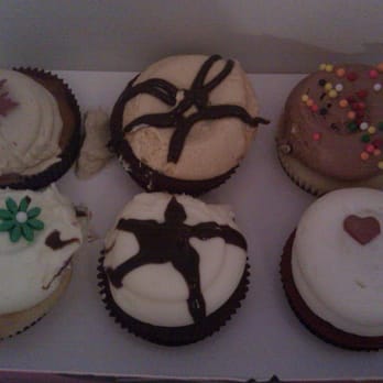 Georgetown Cupcake - 45 minutes after I bought them and got them home to MD. Frosting slid off a little but I did hit some bumps on the way home! - Cupcakes Near Me - Washington, DC, District of Columbia Georgetown Cupcake - 45 minutes after I bought them and got them home to MD. Frosting slid off a little but I did hit some bumps on the way home! - Cupcakes Near Me - Washington, DC, District of Columbia