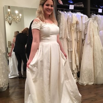 Meringue - Bridal Near Me - Chicago, Illinois