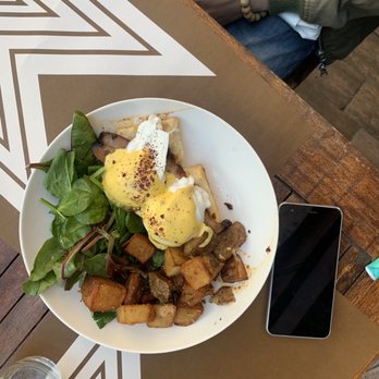 Pera Soho - eggs benny with pork belly - Mediterranean Near Me - New York, New York Pera Soho - eggs benny with pork belly - Mediterranean Near Me - New York, New York