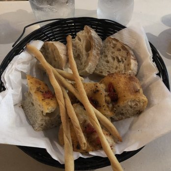 Toscana Mia - small bread basket - Italian Near Me - Bucerías, NAY