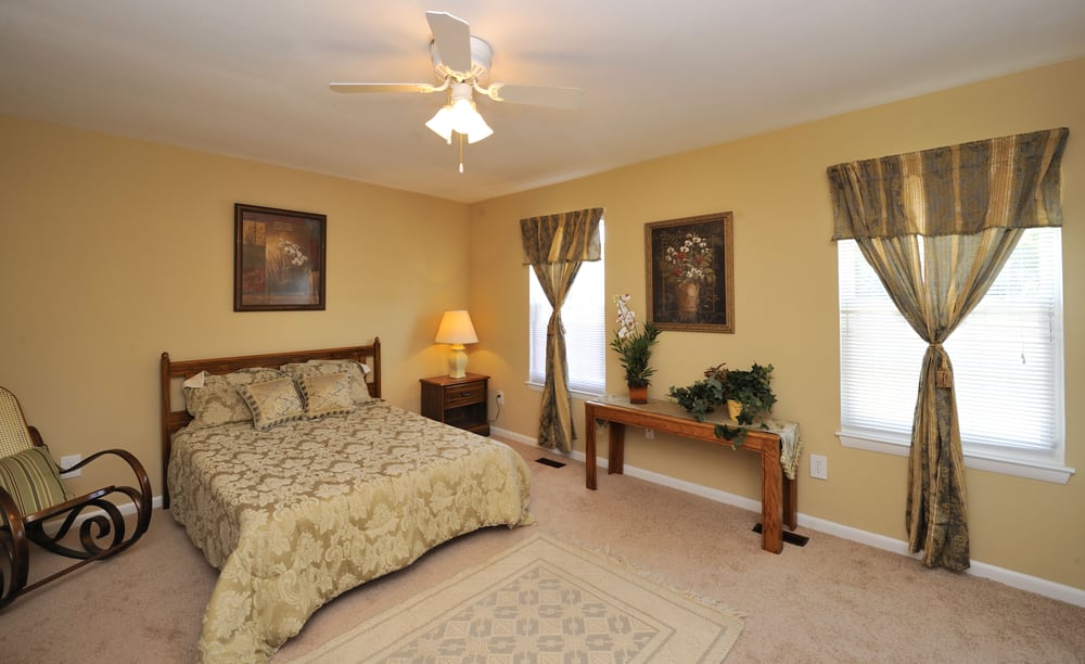 COLLEGE SQUARE AT HARBOUR VIEW TOWNHOME APARTMENTS 12 Photos 6000