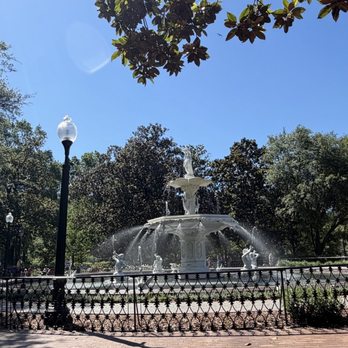 Forsyth Park - Fountain - Parks Near Me - Savannah, Georgia