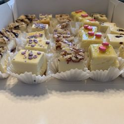 The Cheesecake Lady - Cheesecake Bites-30 piece assortment (predetermined and flavors vary, but always 5 varieties).