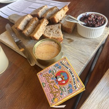 The Punchdown - Wine Bars Near Me - Oakland, California