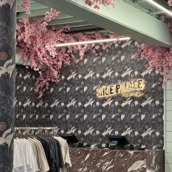 Shoe Palace - Interior - Shoe Stores Near Me - Los Angeles, California