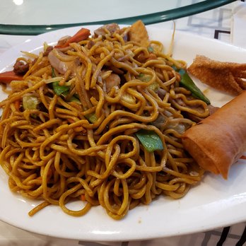 Yu's Mandarin - Chicken chow mein lunch special - Chinese Near Me - Schaumburg, Illinois
